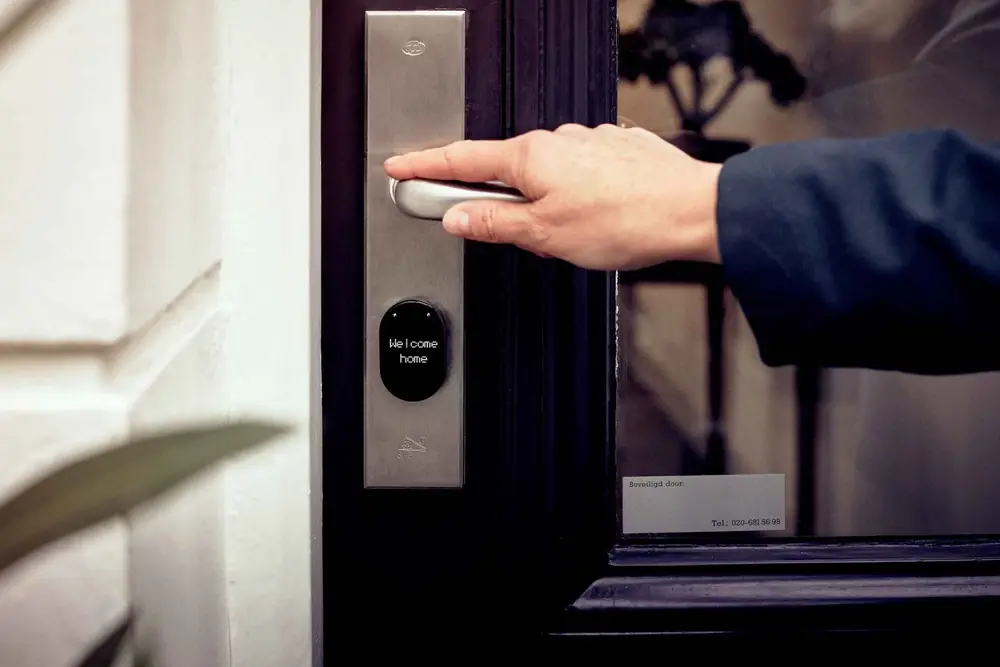Ouverture de porte d'entrée